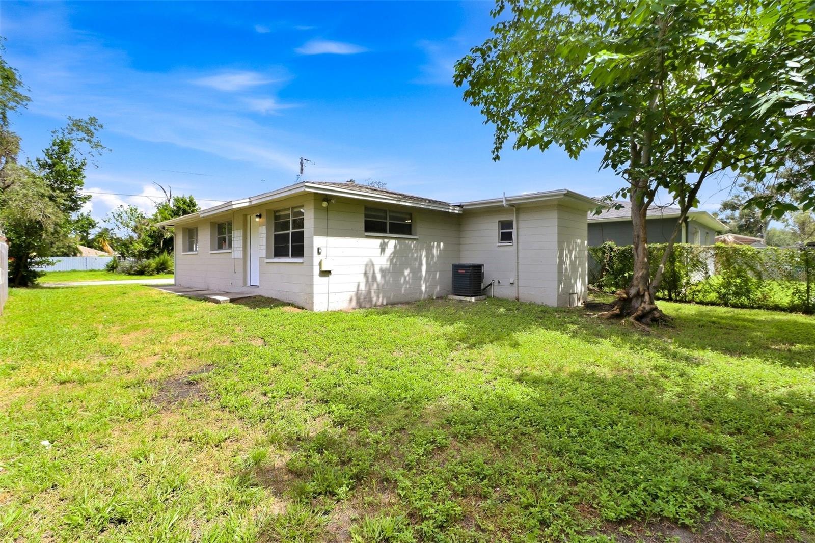 3207 E NORTH BAY ST — photo 14