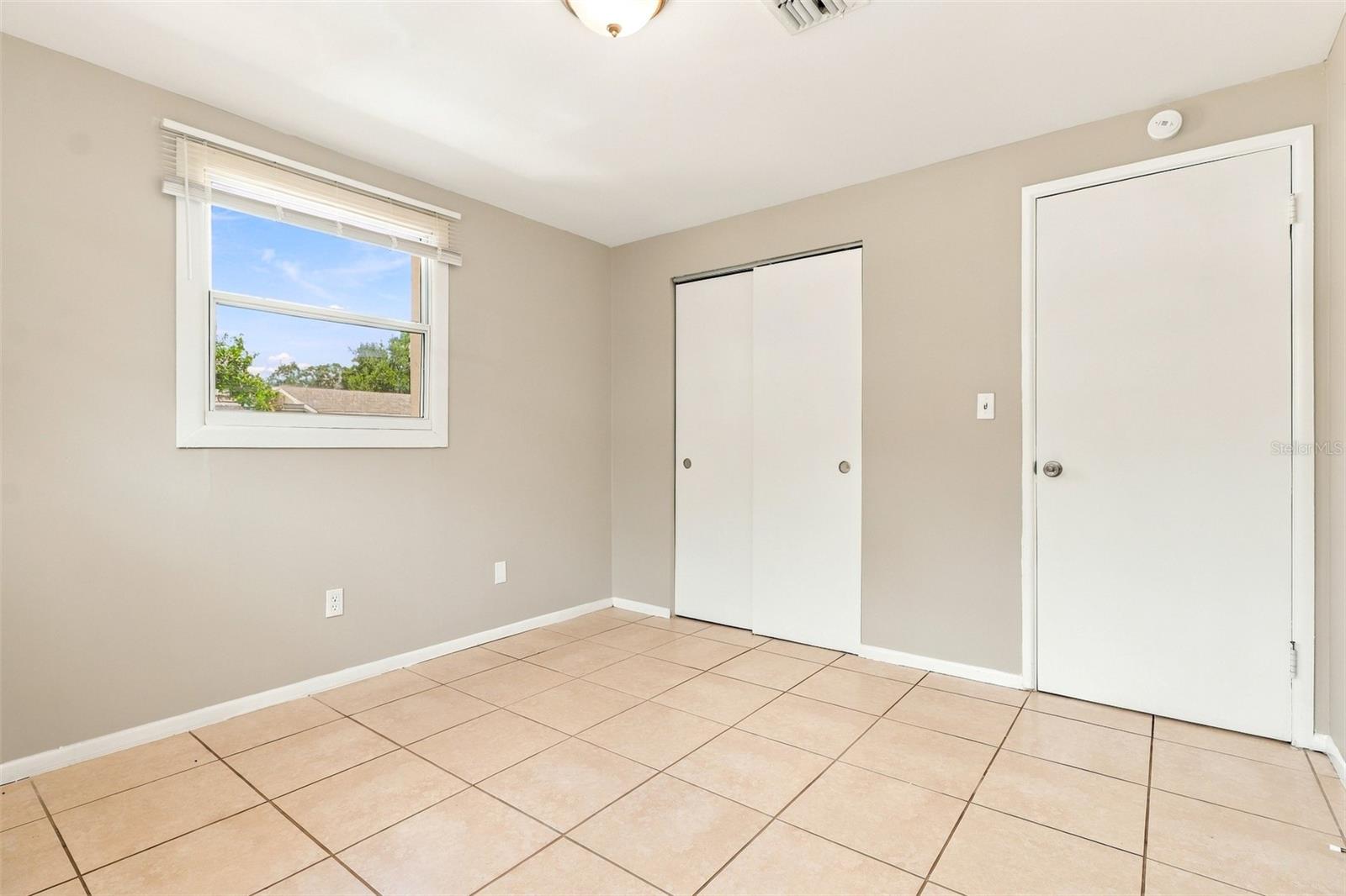 3207 E NORTH BAY ST — photo 10
