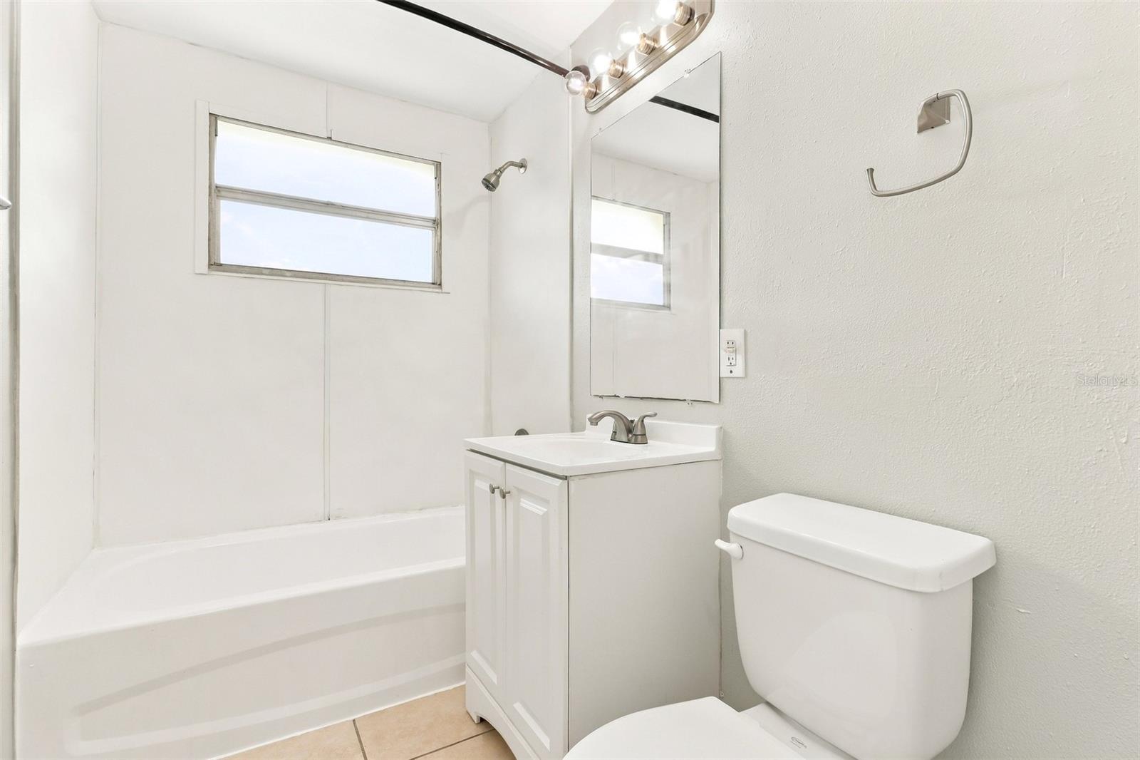 3207 E NORTH BAY ST — photo 13
