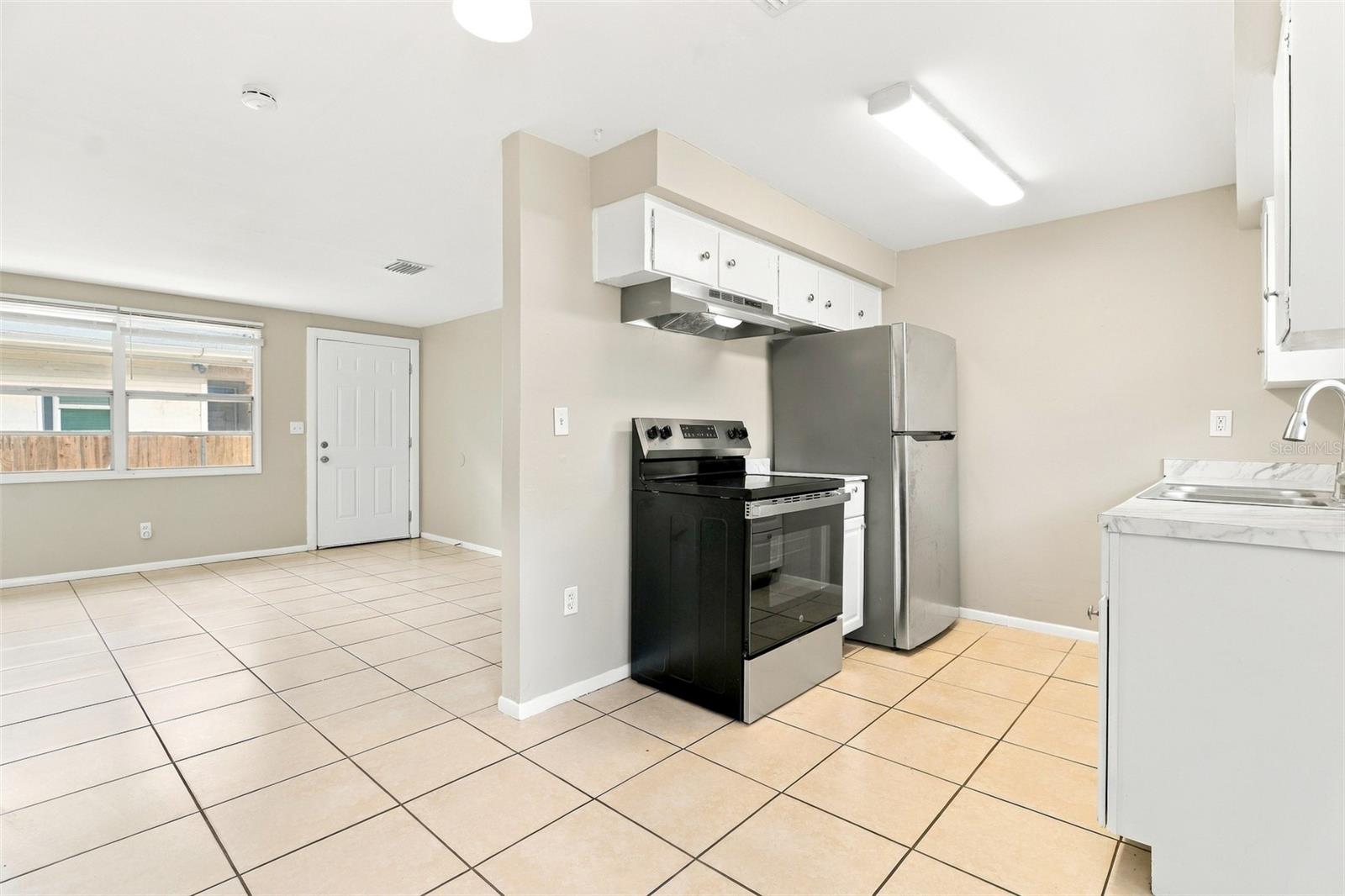 3207 E NORTH BAY ST — photo 5