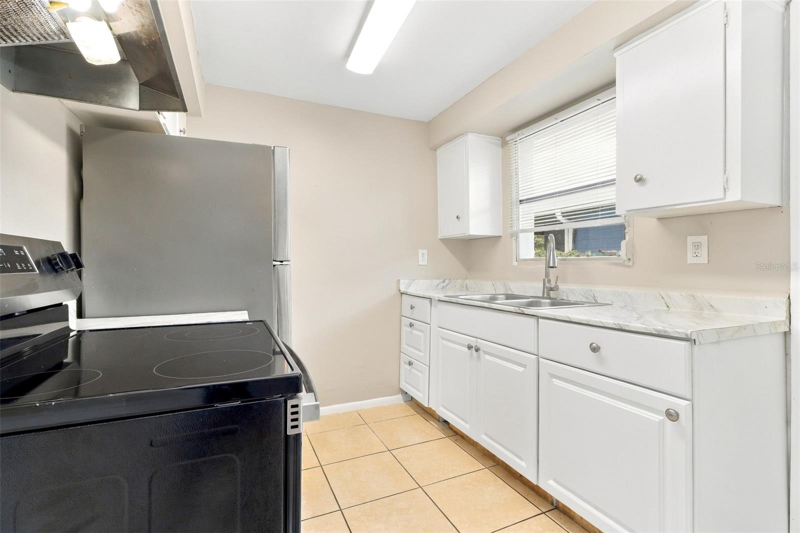 3207 E NORTH BAY ST — photo 8