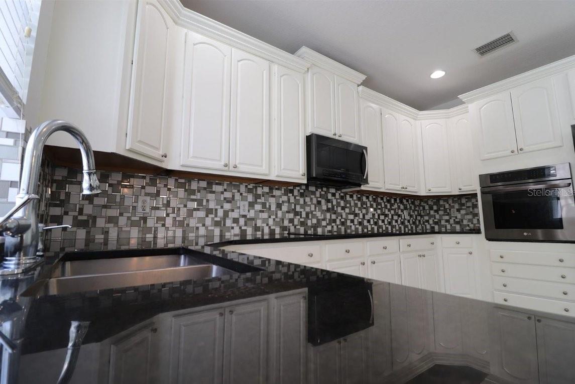 27709 KIRKWOOD CIR — photo 11