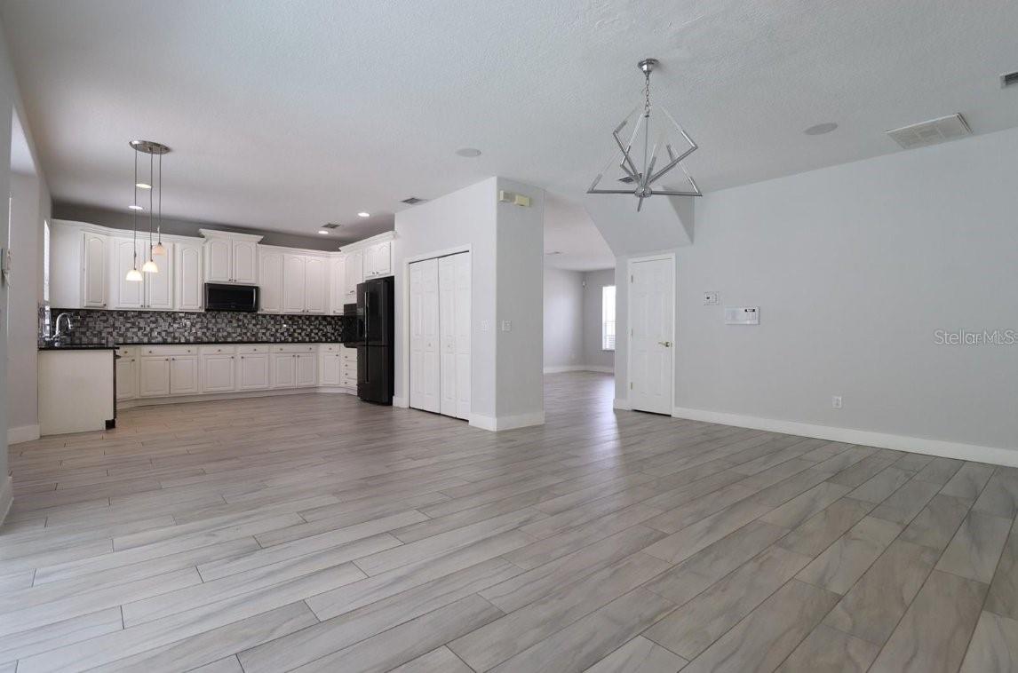 27709 KIRKWOOD CIR — photo 9