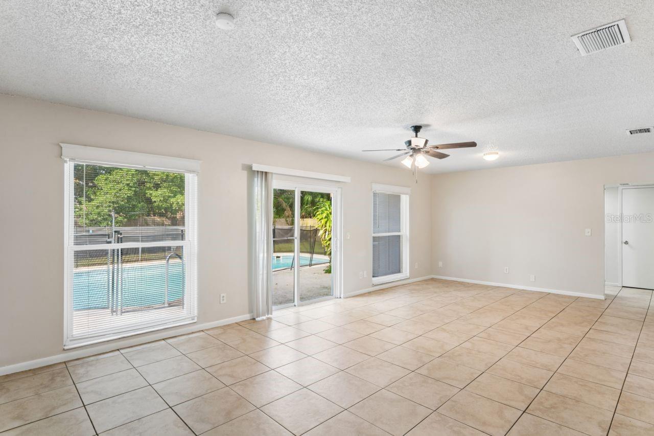 14051 BRIARDALE LN — photo 13