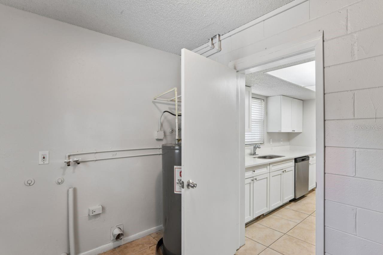 14051 BRIARDALE LN — photo 9