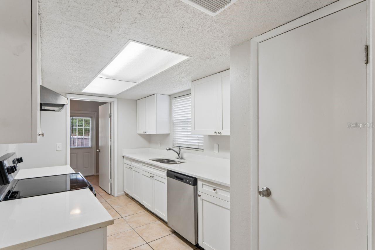 14051 BRIARDALE LN — photo 6