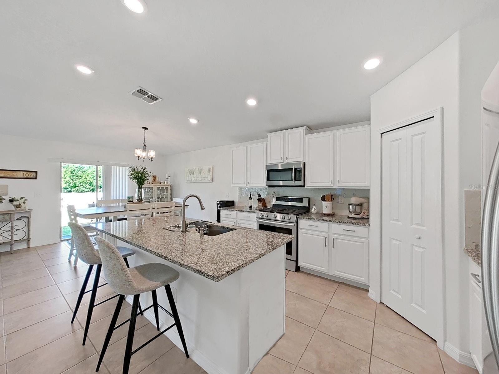 5037 WHITE CHICORY DR — photo 11