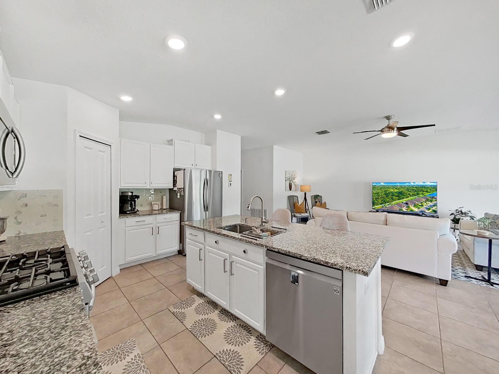 5037 WHITE CHICORY DR — photo 15