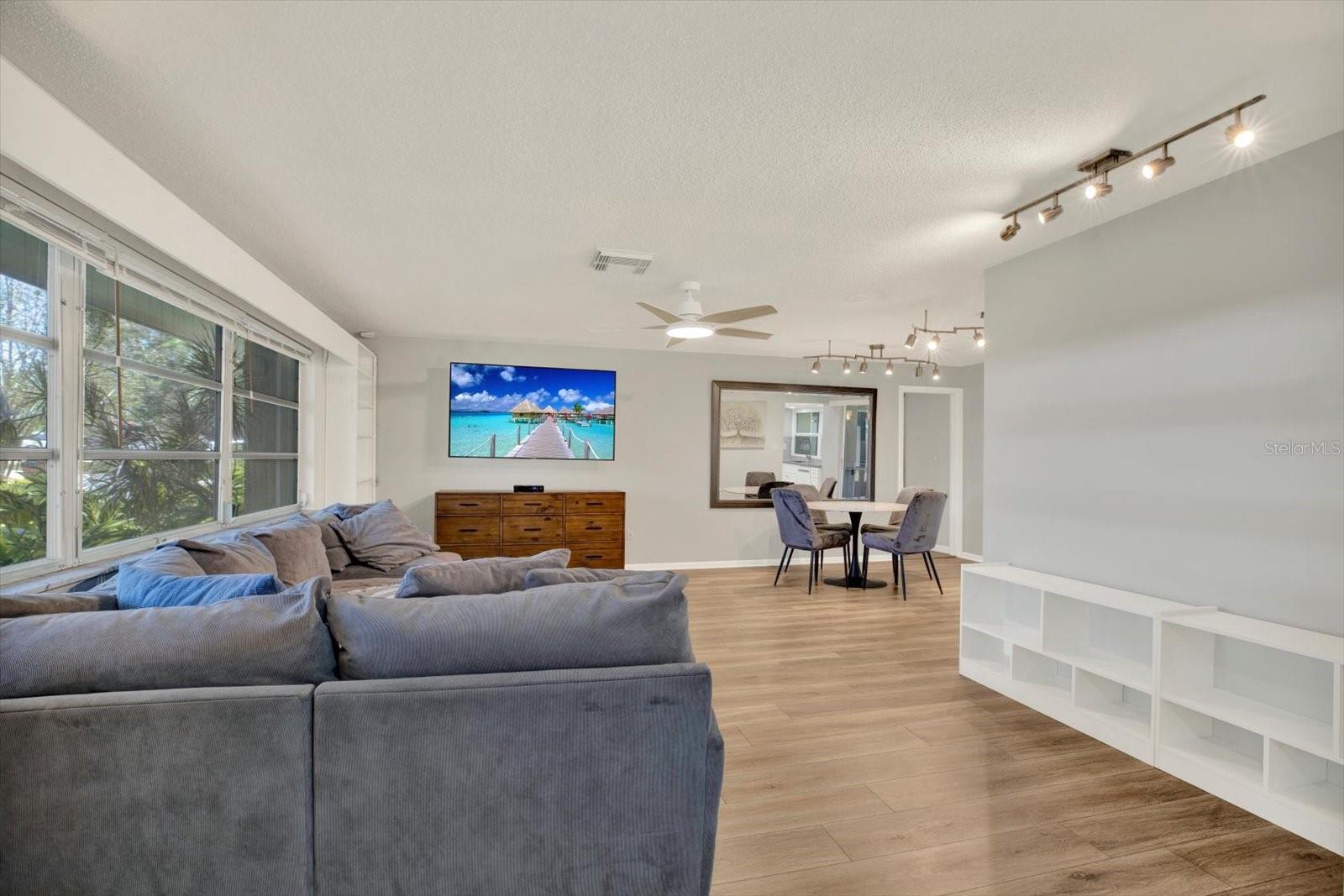 1820 NORTHWOOD DR — photo 30