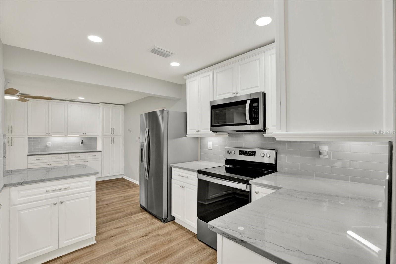 1820 NORTHWOOD DR — photo 4