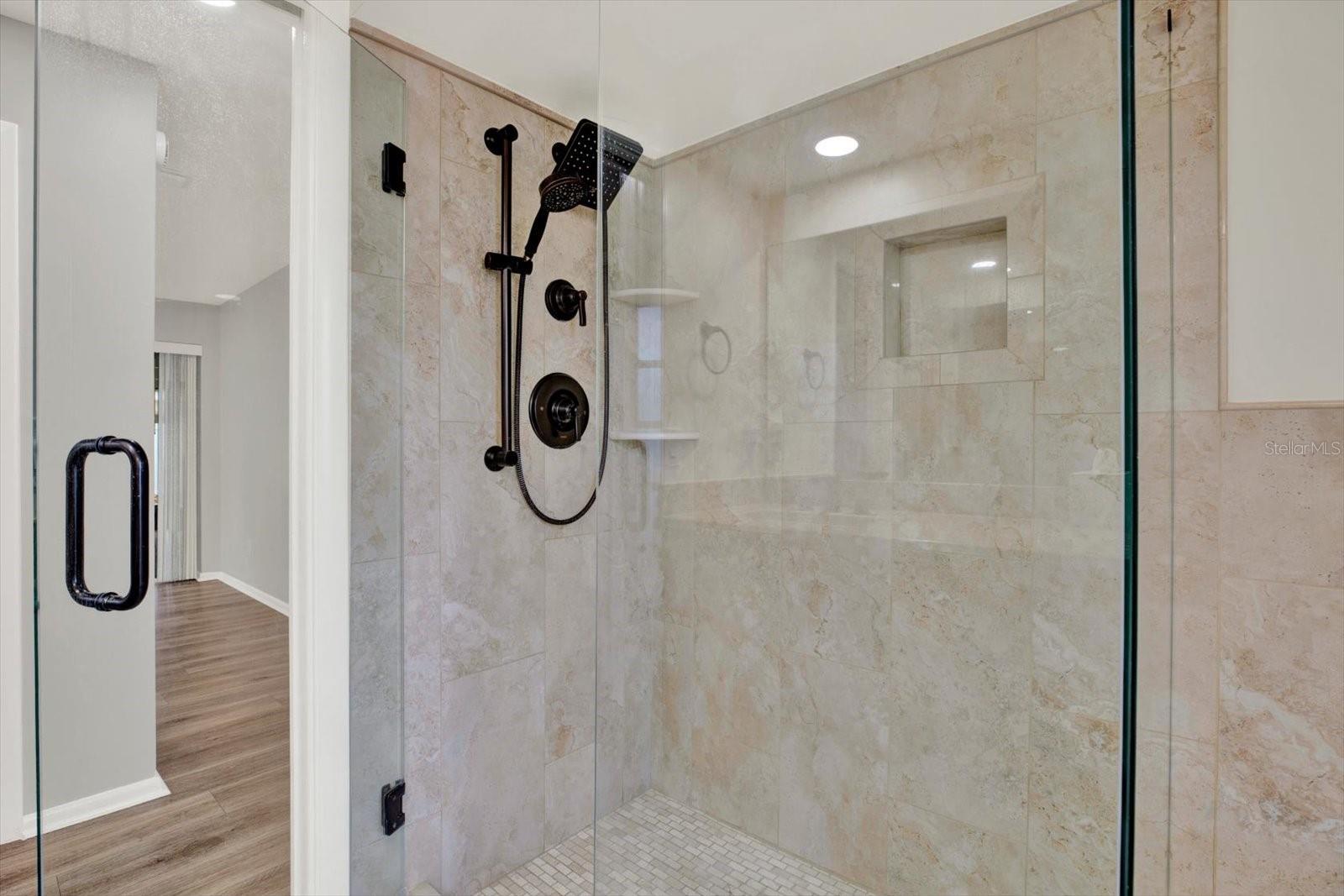 1820 NORTHWOOD DR — photo 24