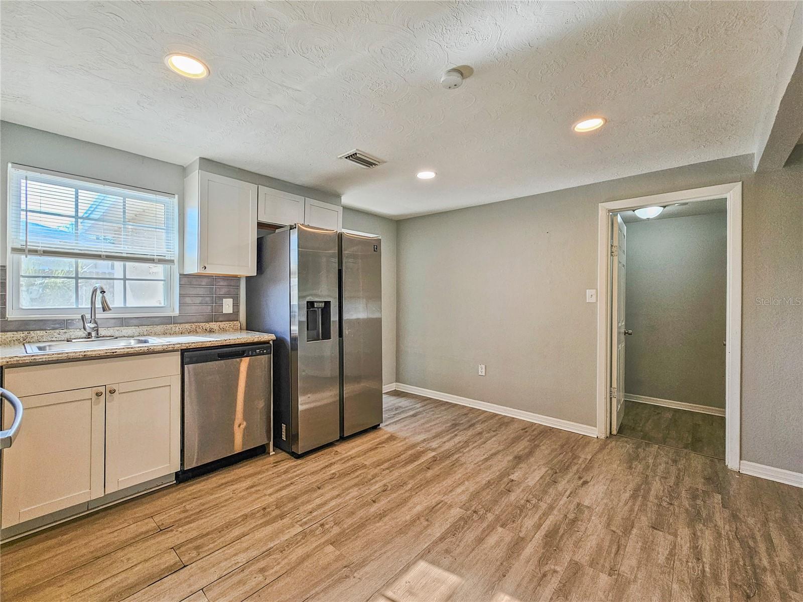 1048 POWERSONG ST — photo 5