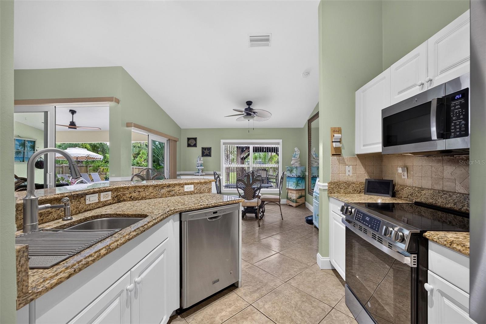 1561 SEAPORT ST — photo 11