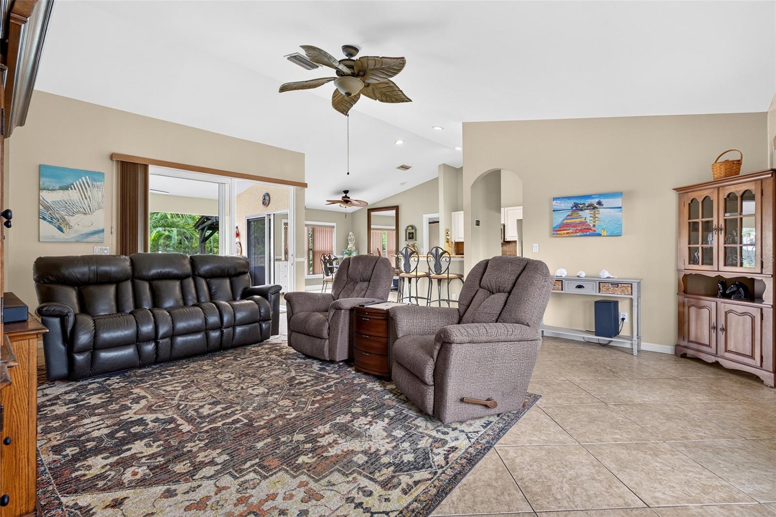 1561 SEAPORT ST — photo 4