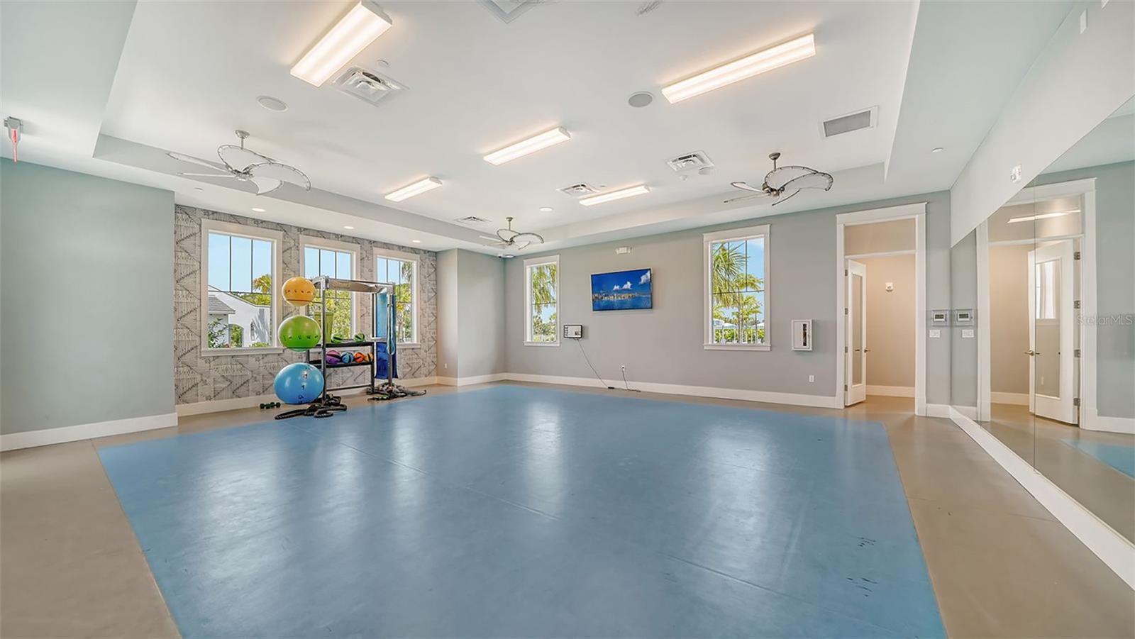 10317 CANAVERAL CIR — photo 73