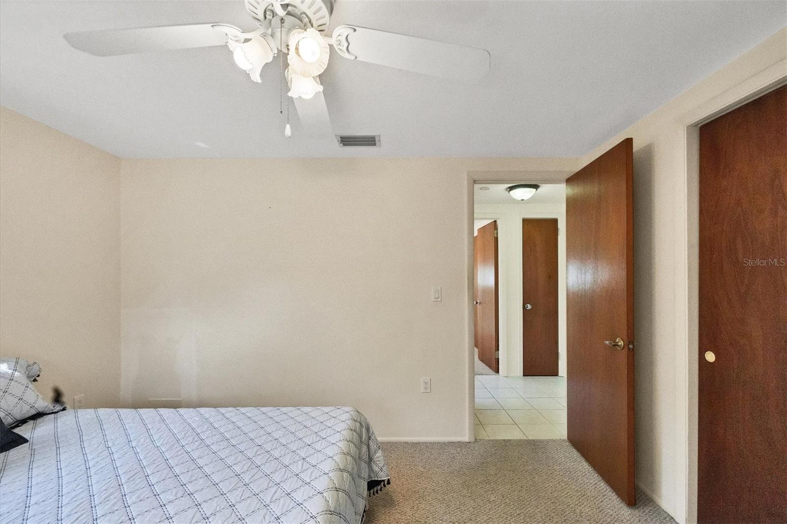 25 1ST AVE — photo 35