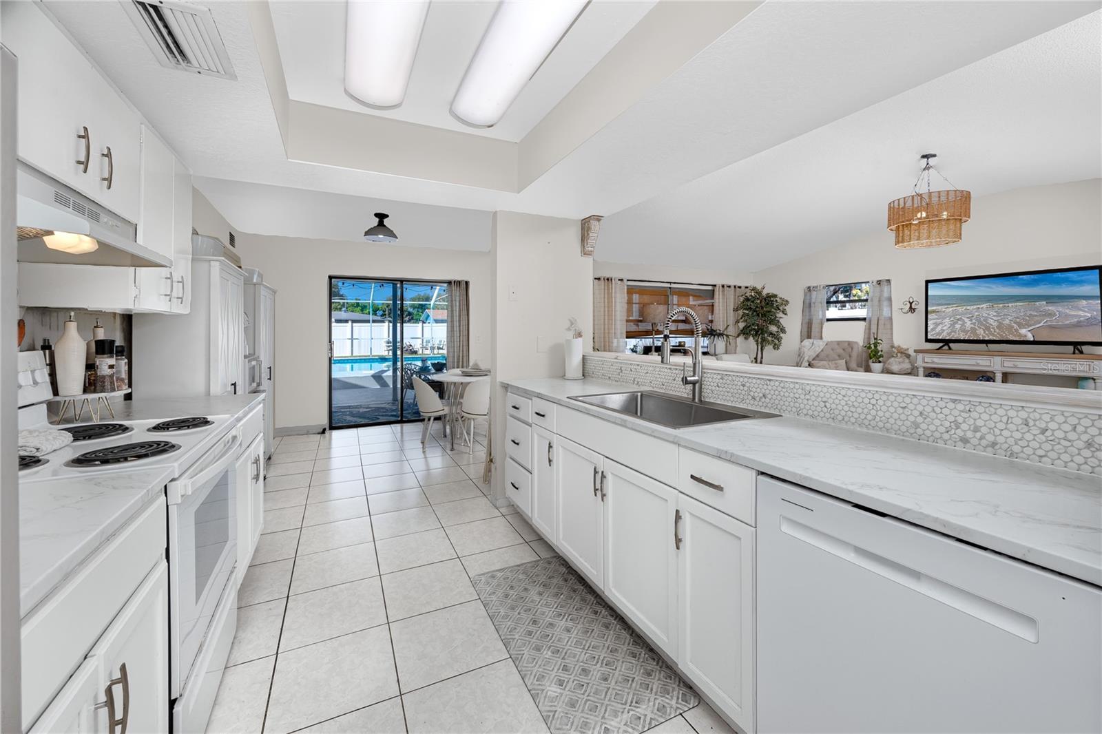 14803 SUNSET DR — photo 14