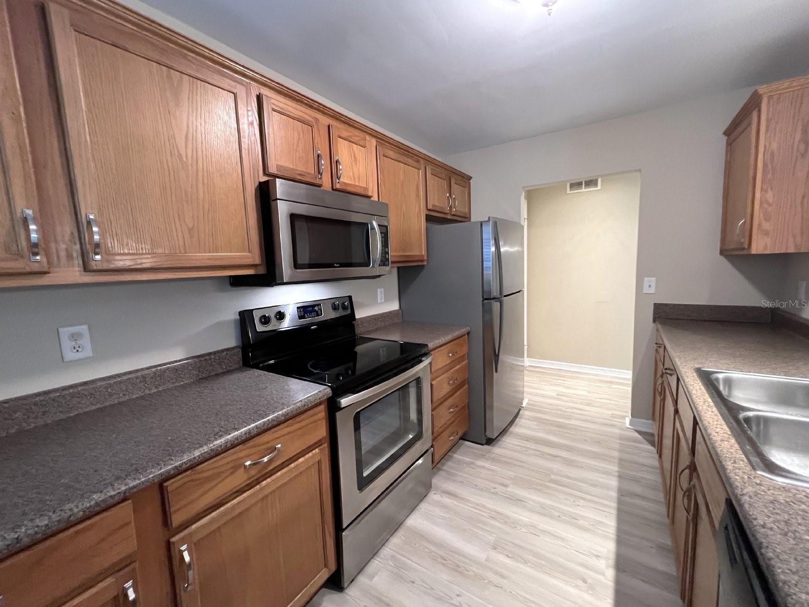 1877 TOUCAN WAY #402 — photo 3