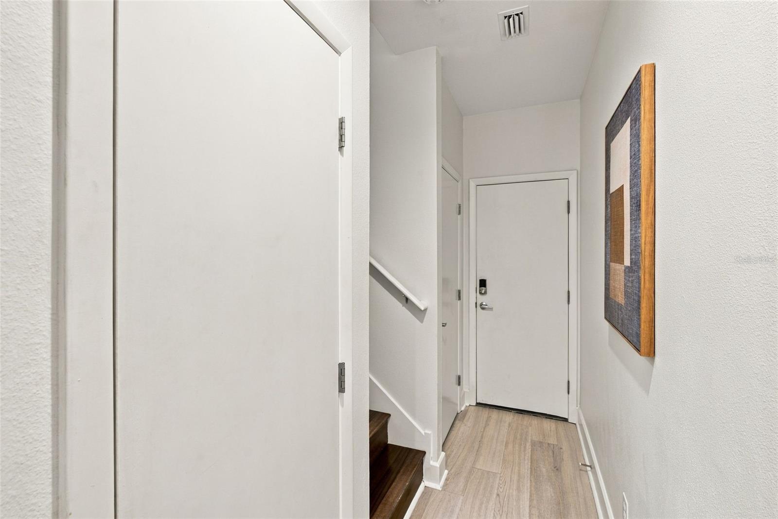 213 S MOODY AVE #1 — photo 10