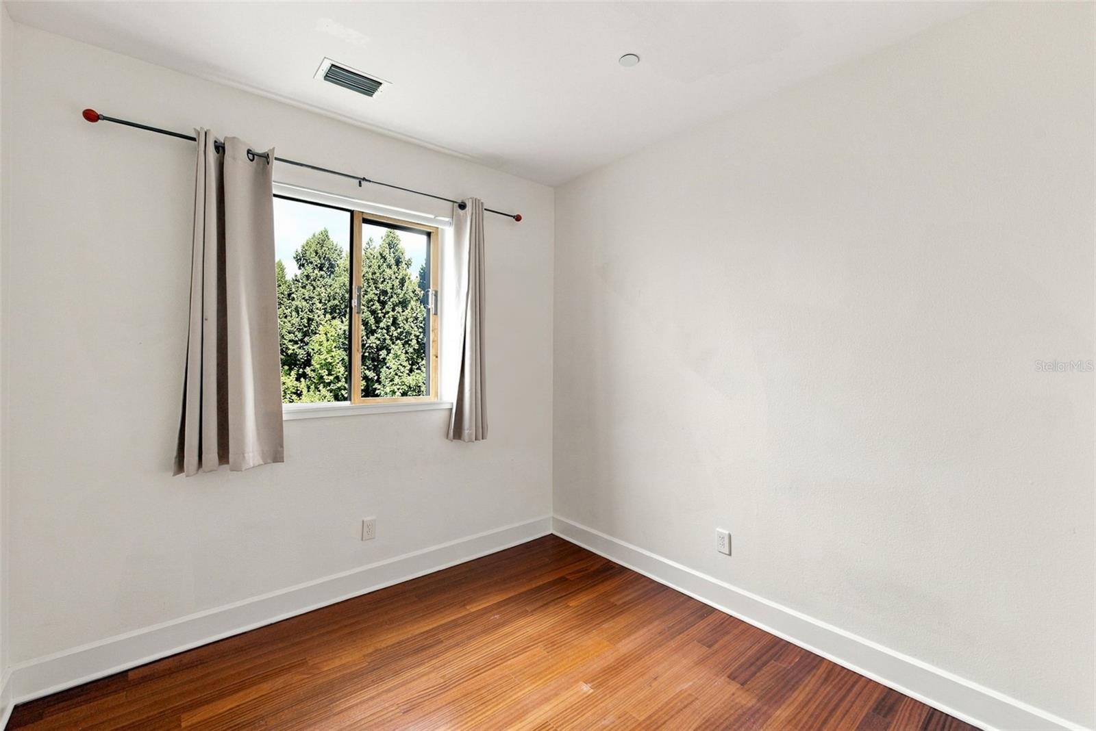 213 S MOODY AVE #1 — photo 17