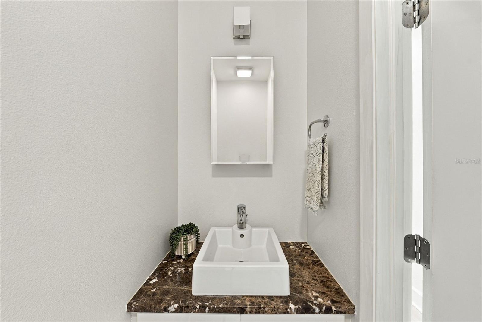 213 S MOODY AVE #1 — photo 9