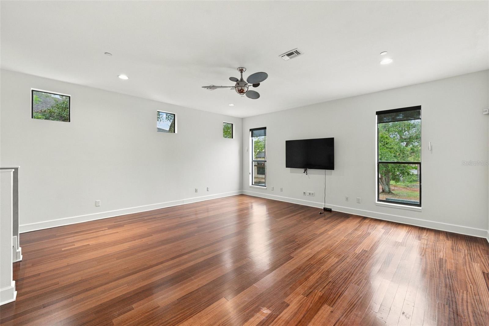 213 S MOODY AVE #1 — photo 12