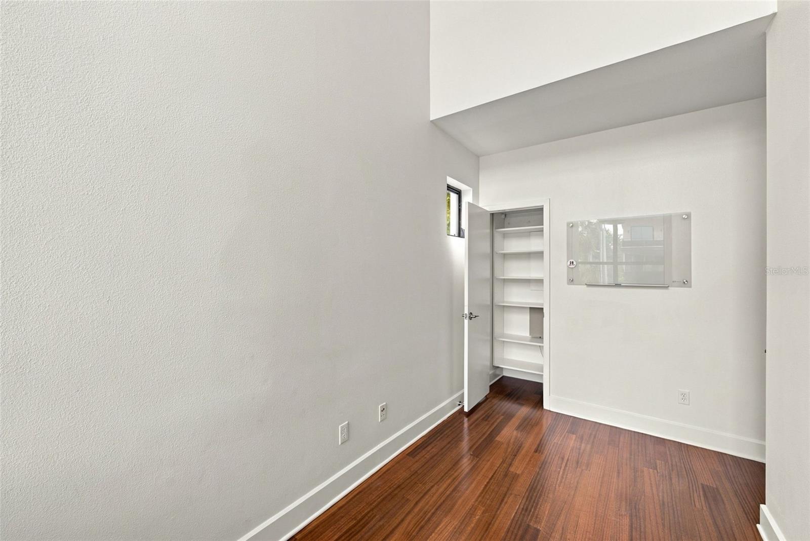 213 S MOODY AVE #1 — photo 26