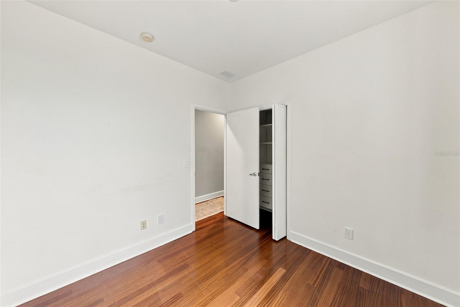 213 S MOODY AVE #1 — photo 16