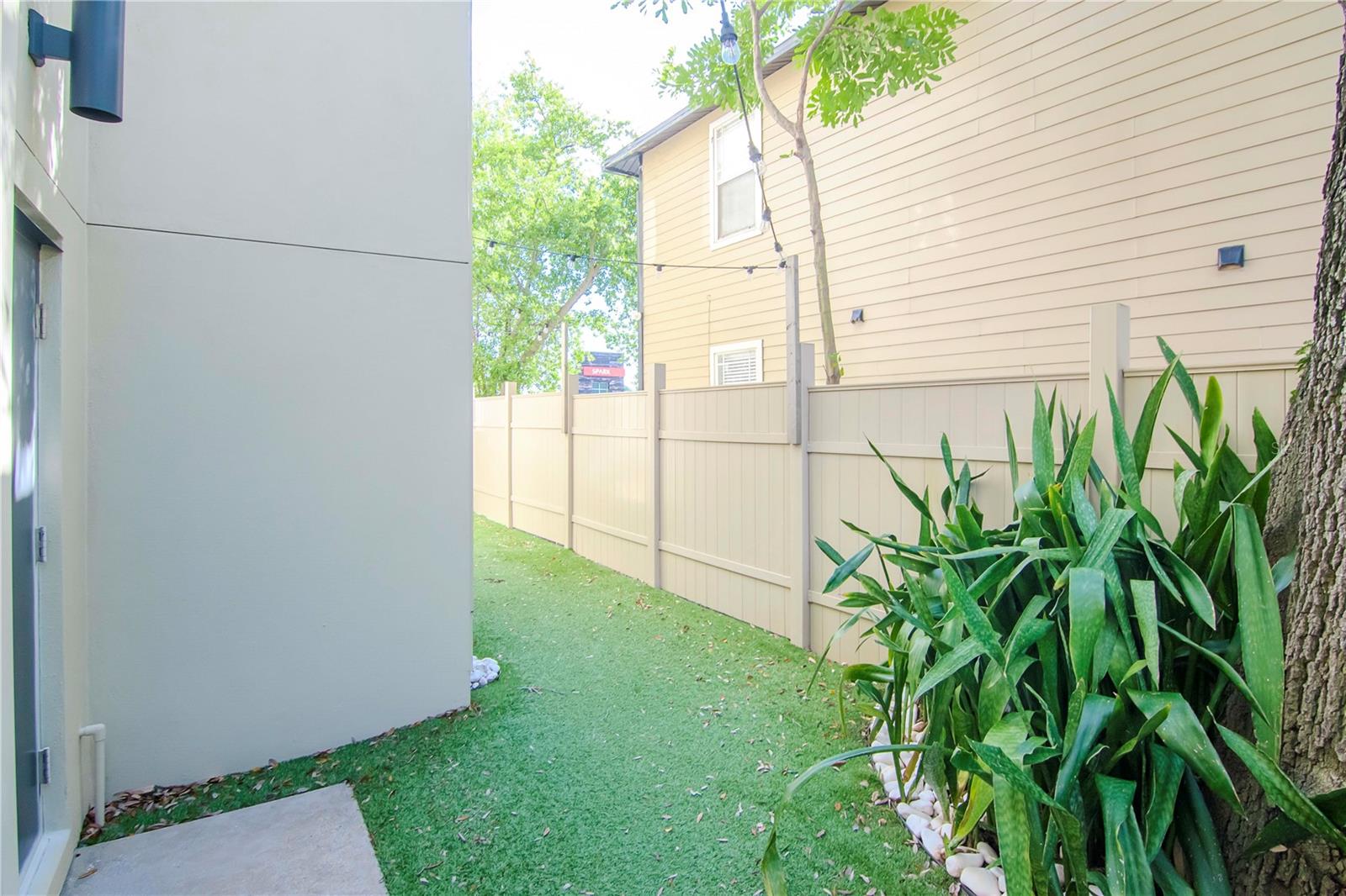 213 S MOODY AVE #1 — photo 40
