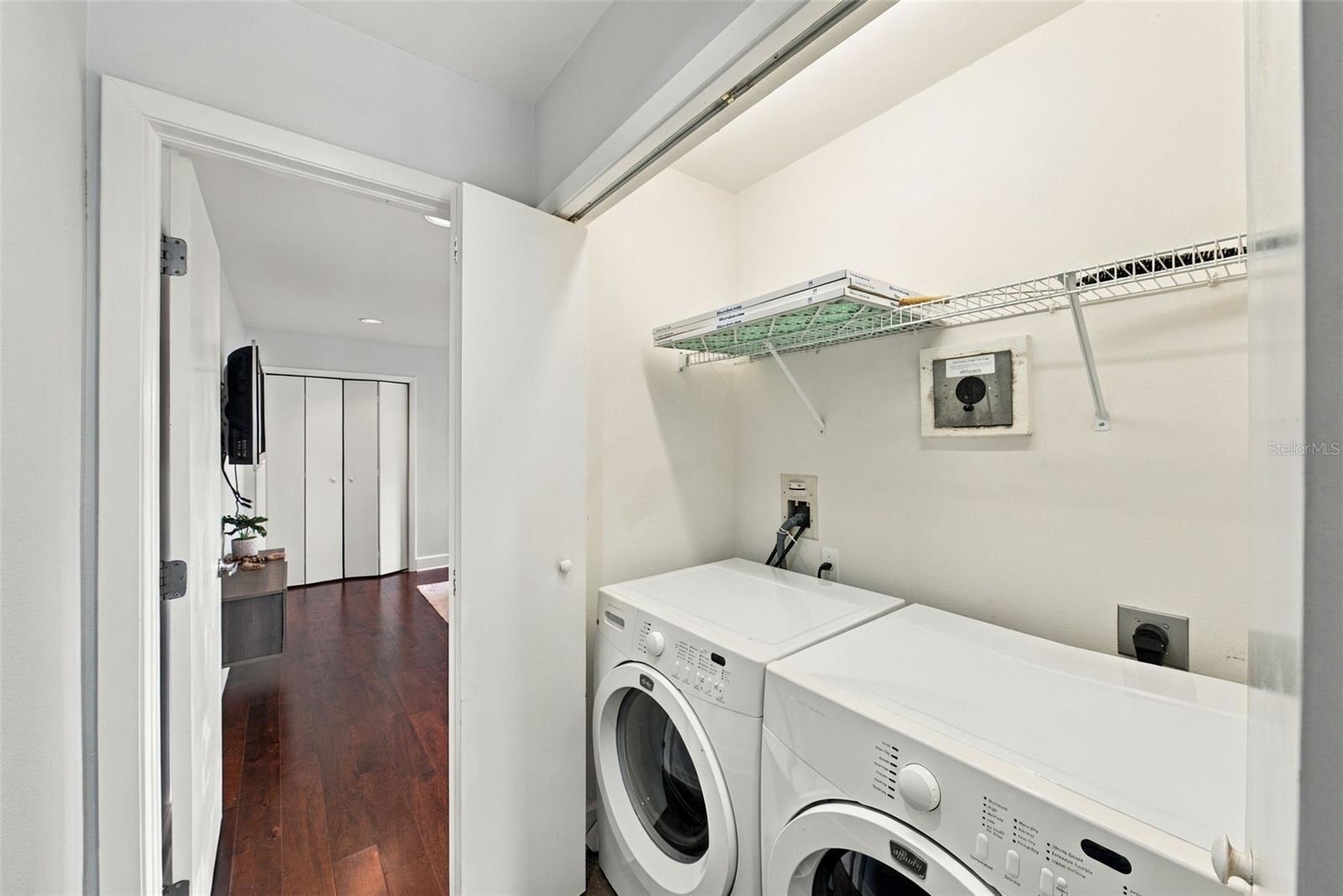 213 S MOODY AVE #1 — photo 35
