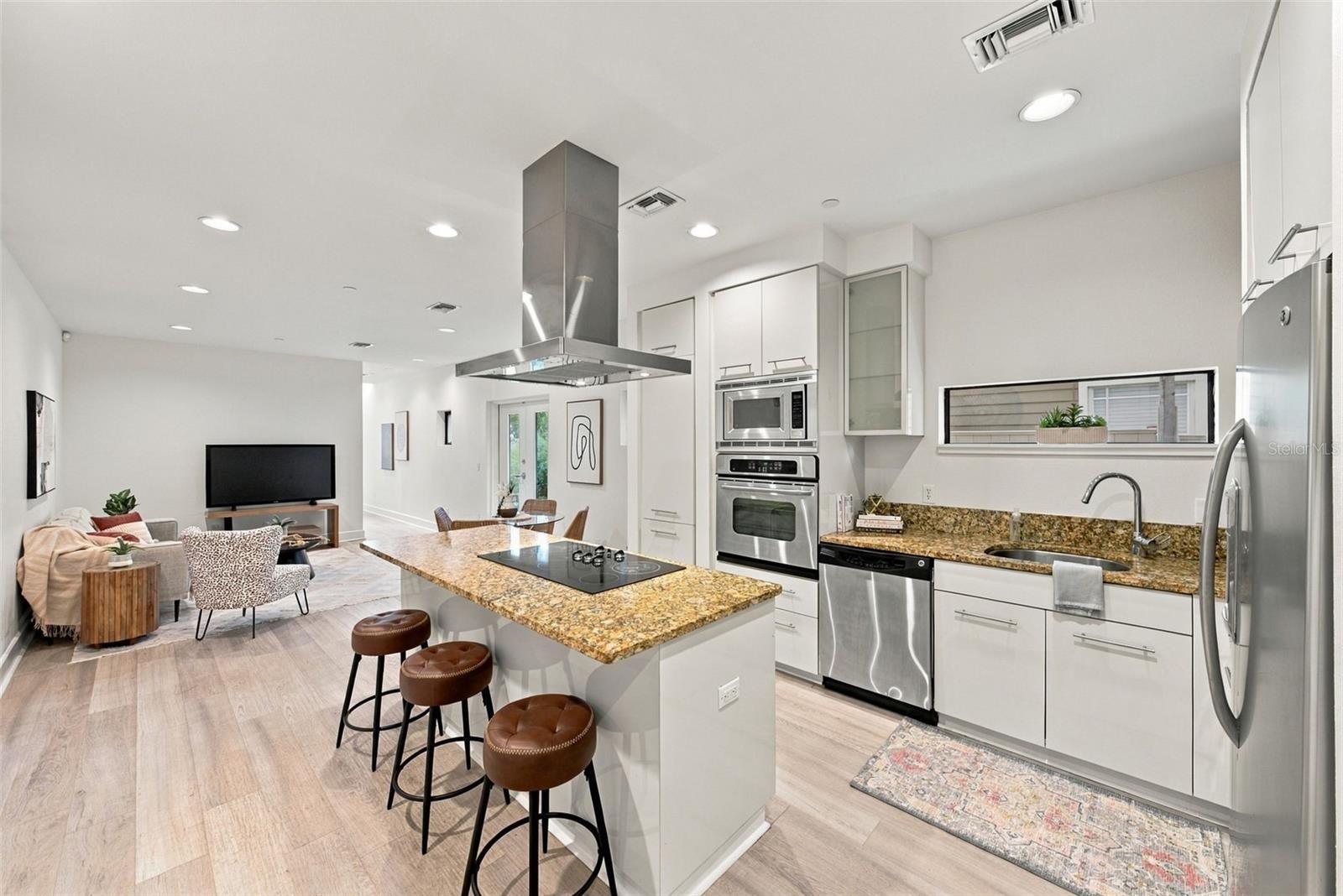 213 S MOODY AVE #1 — photo 8