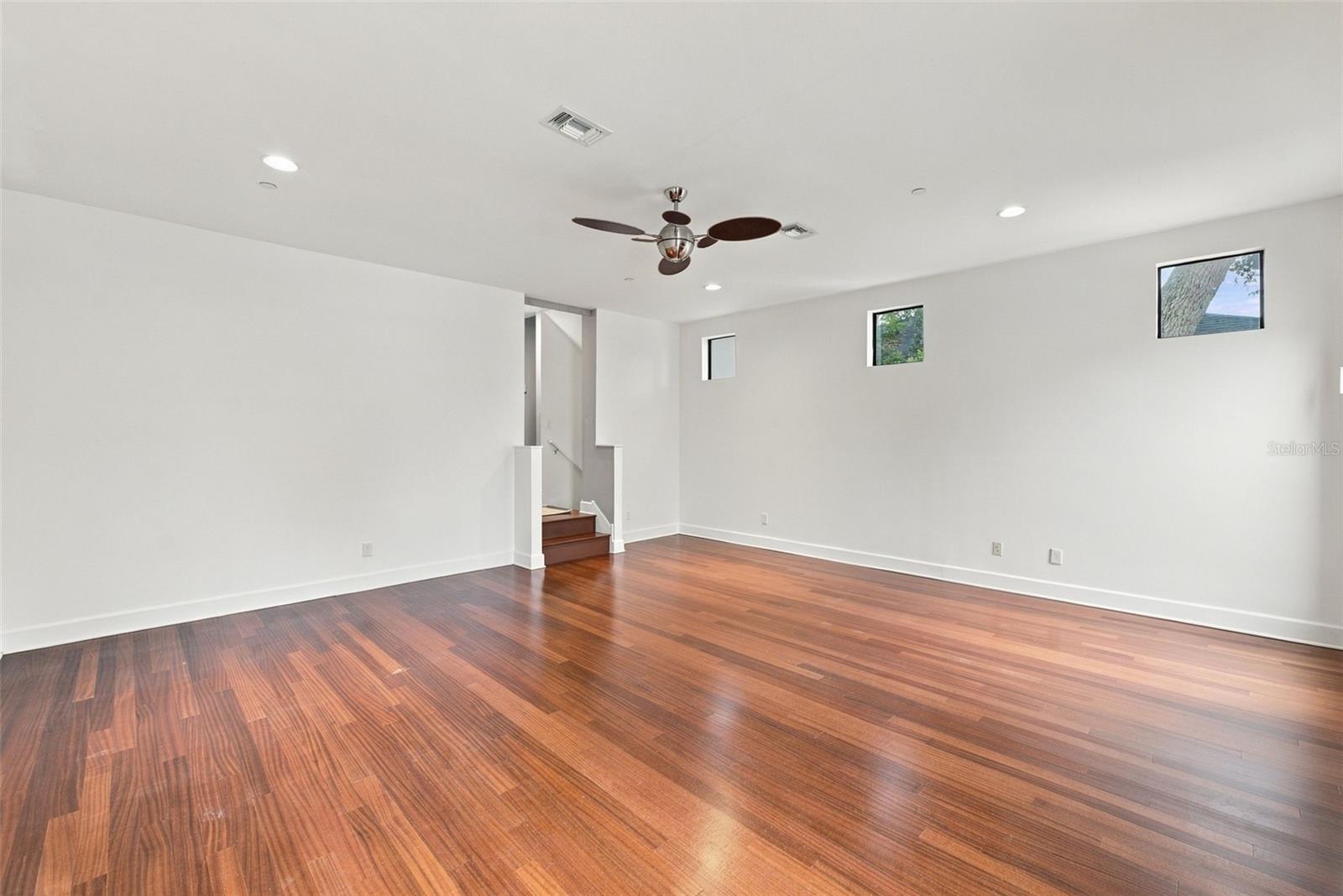 213 S MOODY AVE #1 — photo 13