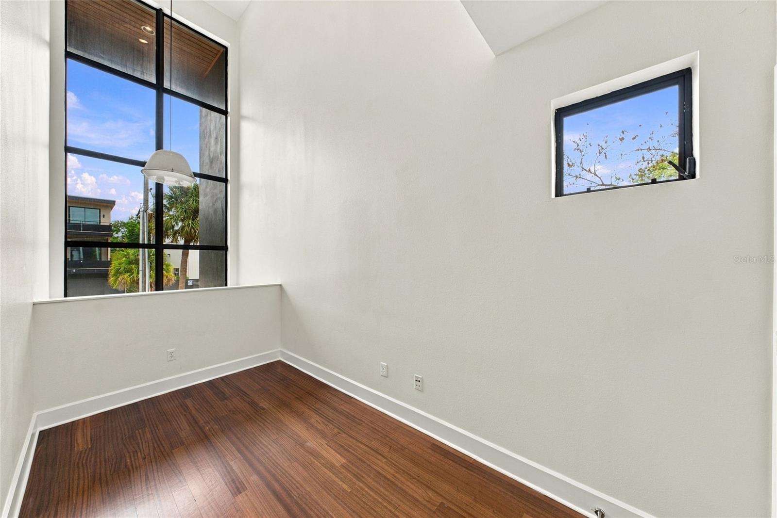 213 S MOODY AVE #1 — photo 23