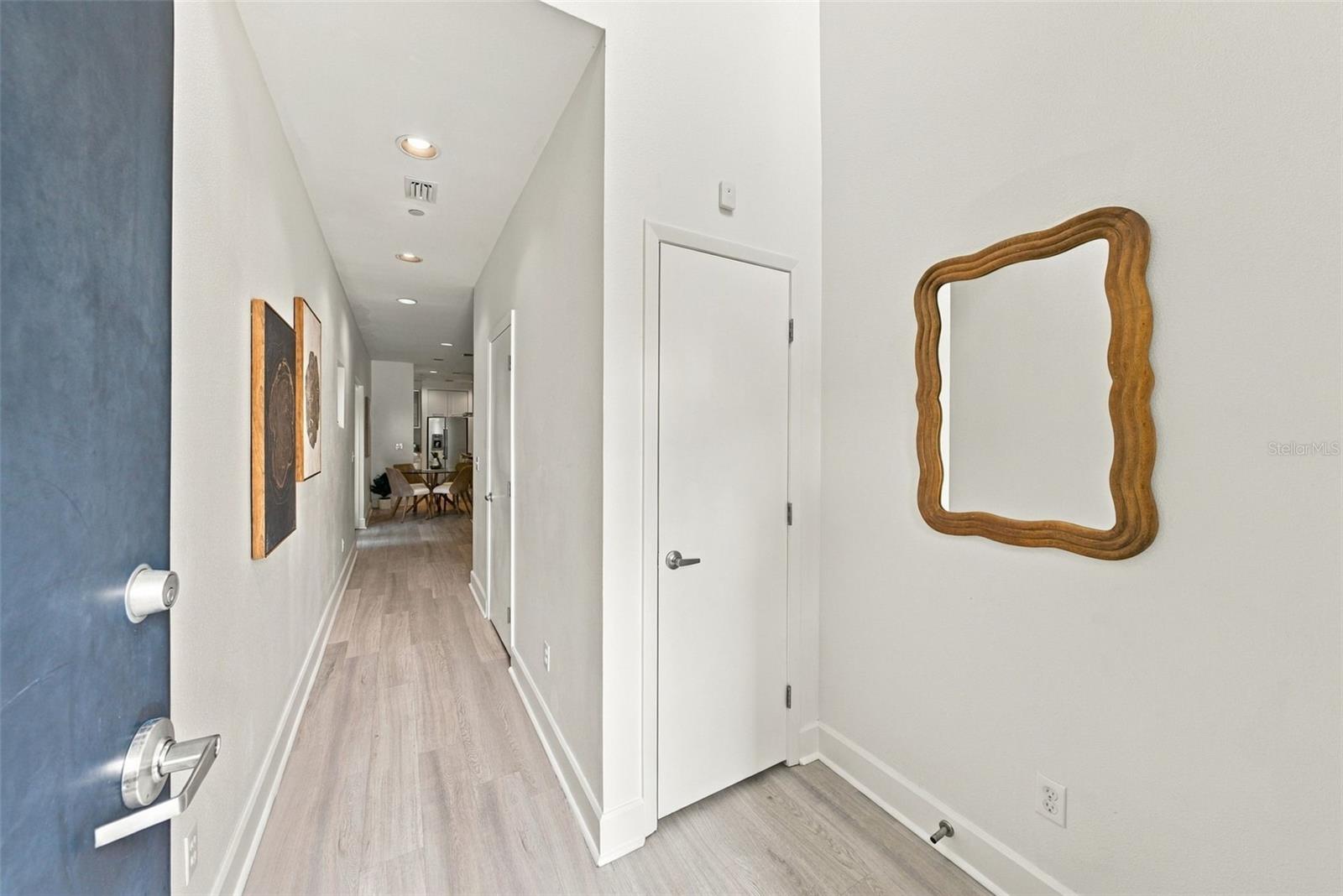 213 S MOODY AVE #1 — photo 2