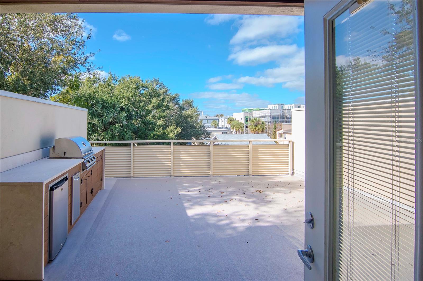 213 S MOODY AVE #1 — photo 36
