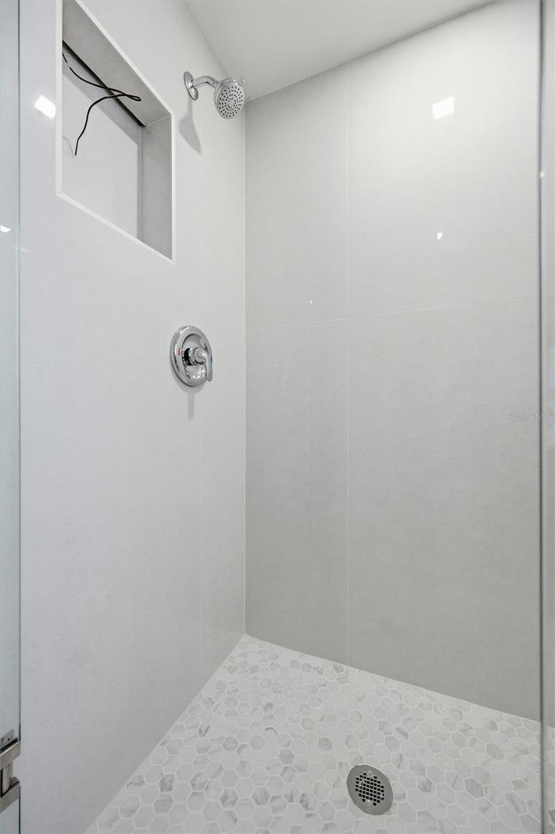 171 GOLDEN GATE PT — photo 31