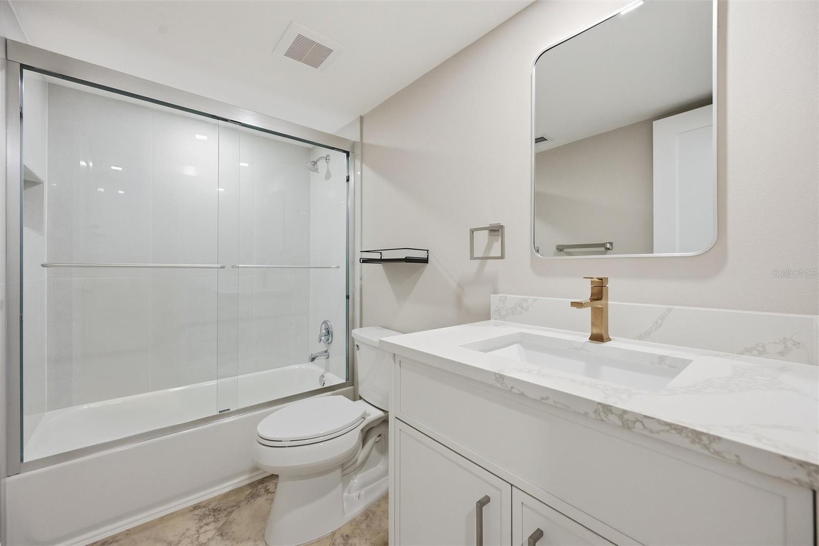 171 GOLDEN GATE PT — photo 22