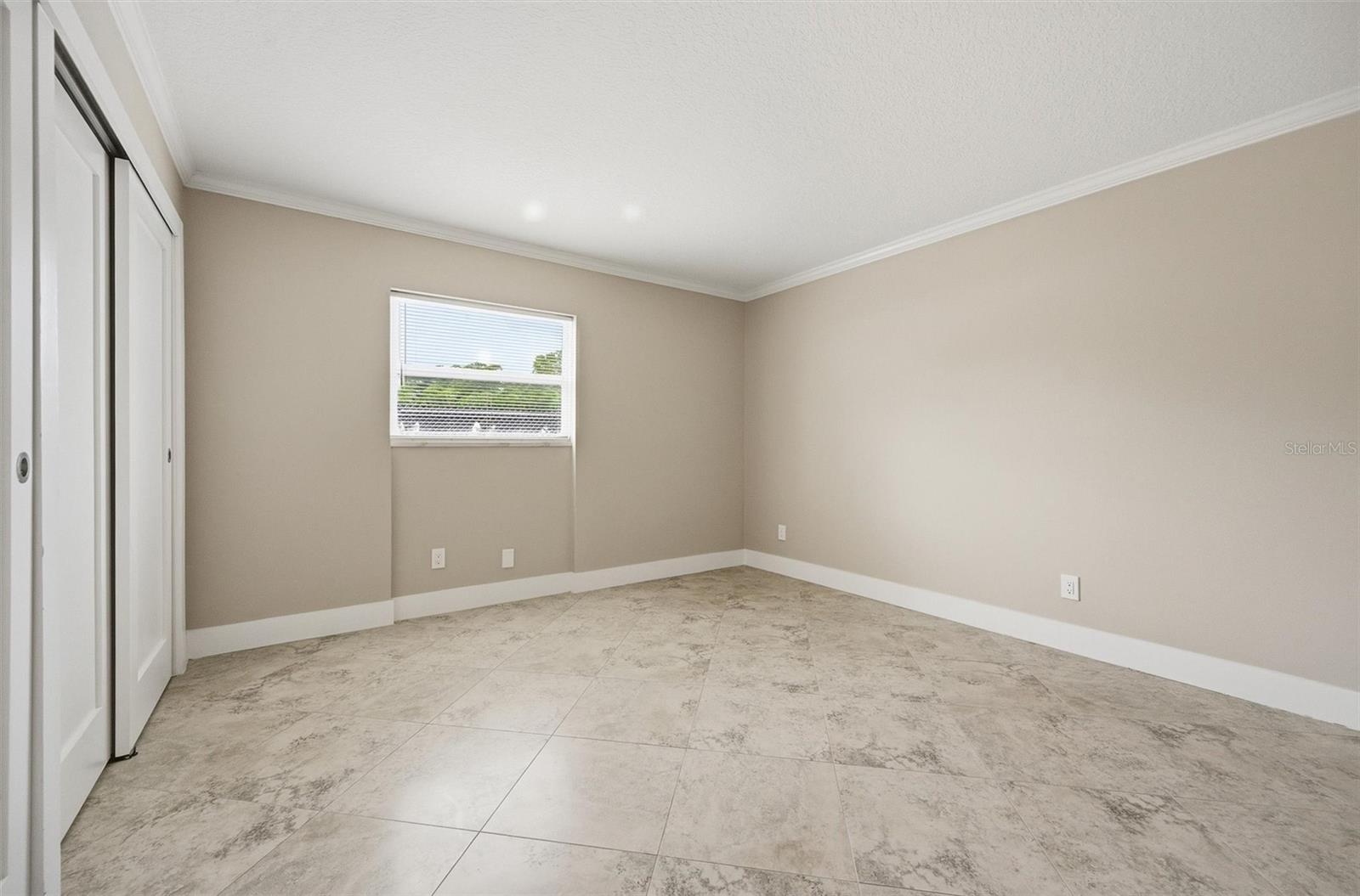 171 GOLDEN GATE PT — photo 20