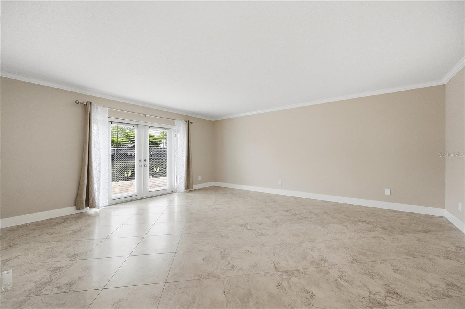 171 GOLDEN GATE PT — photo 8