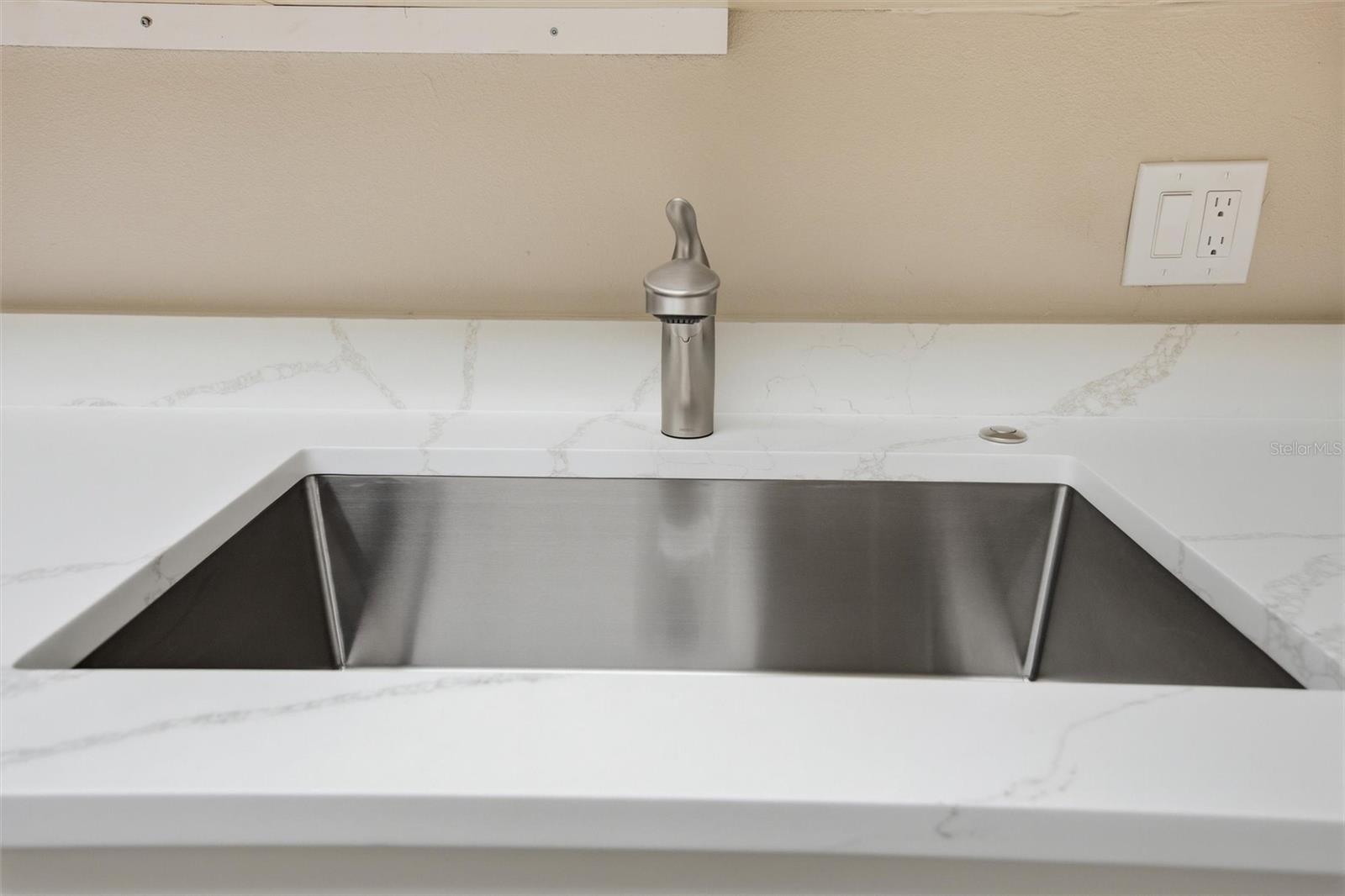 171 GOLDEN GATE PT — photo 15