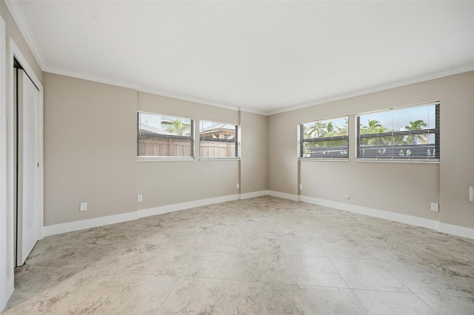 171 GOLDEN GATE PT — photo 26