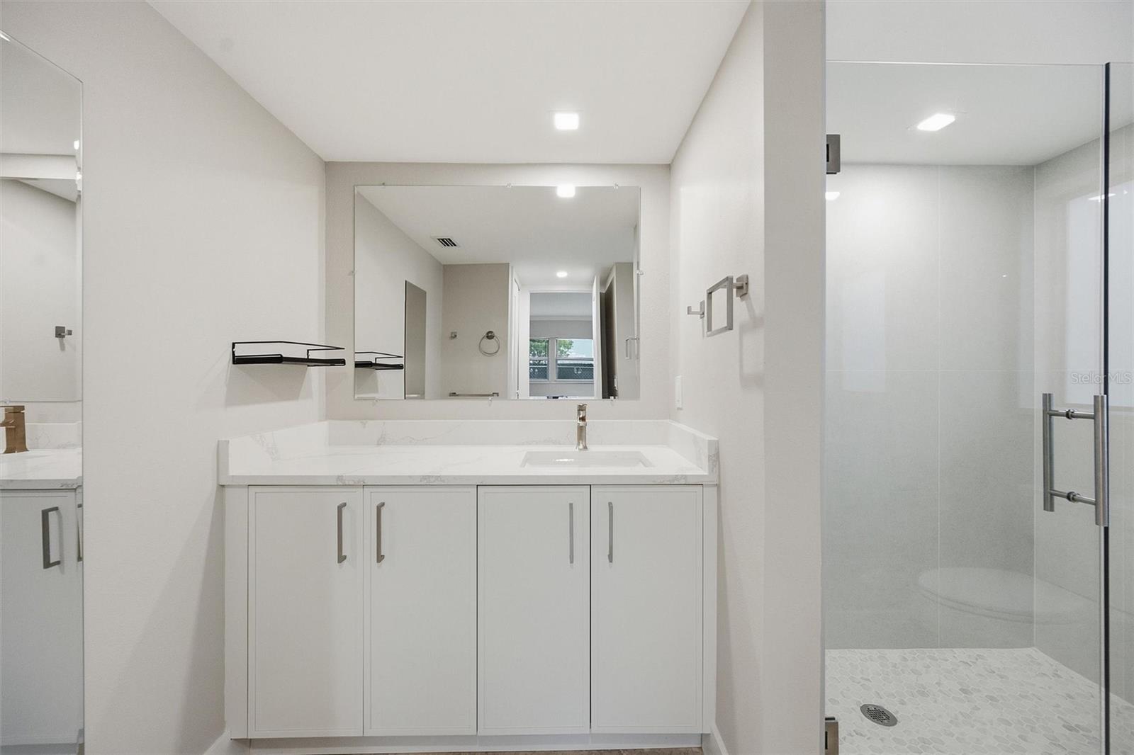 171 GOLDEN GATE PT — photo 28