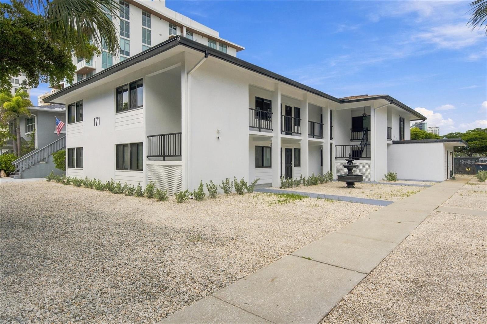 171 GOLDEN GATE PT — photo 3