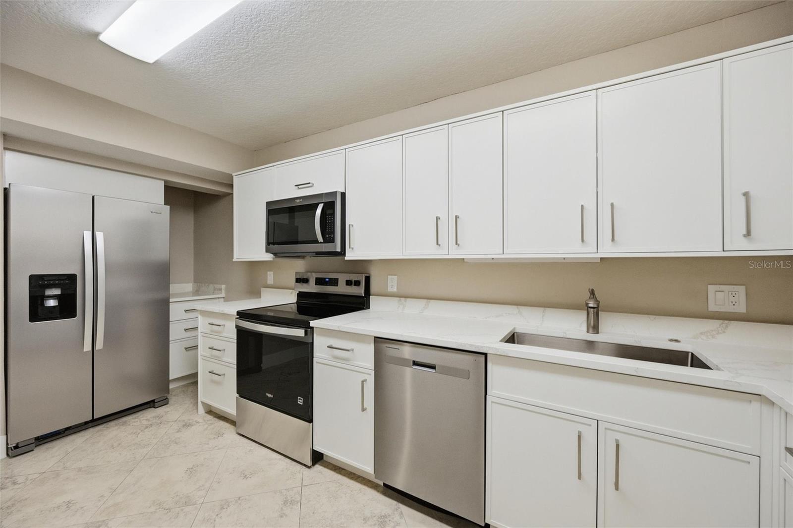 171 GOLDEN GATE PT — photo 16