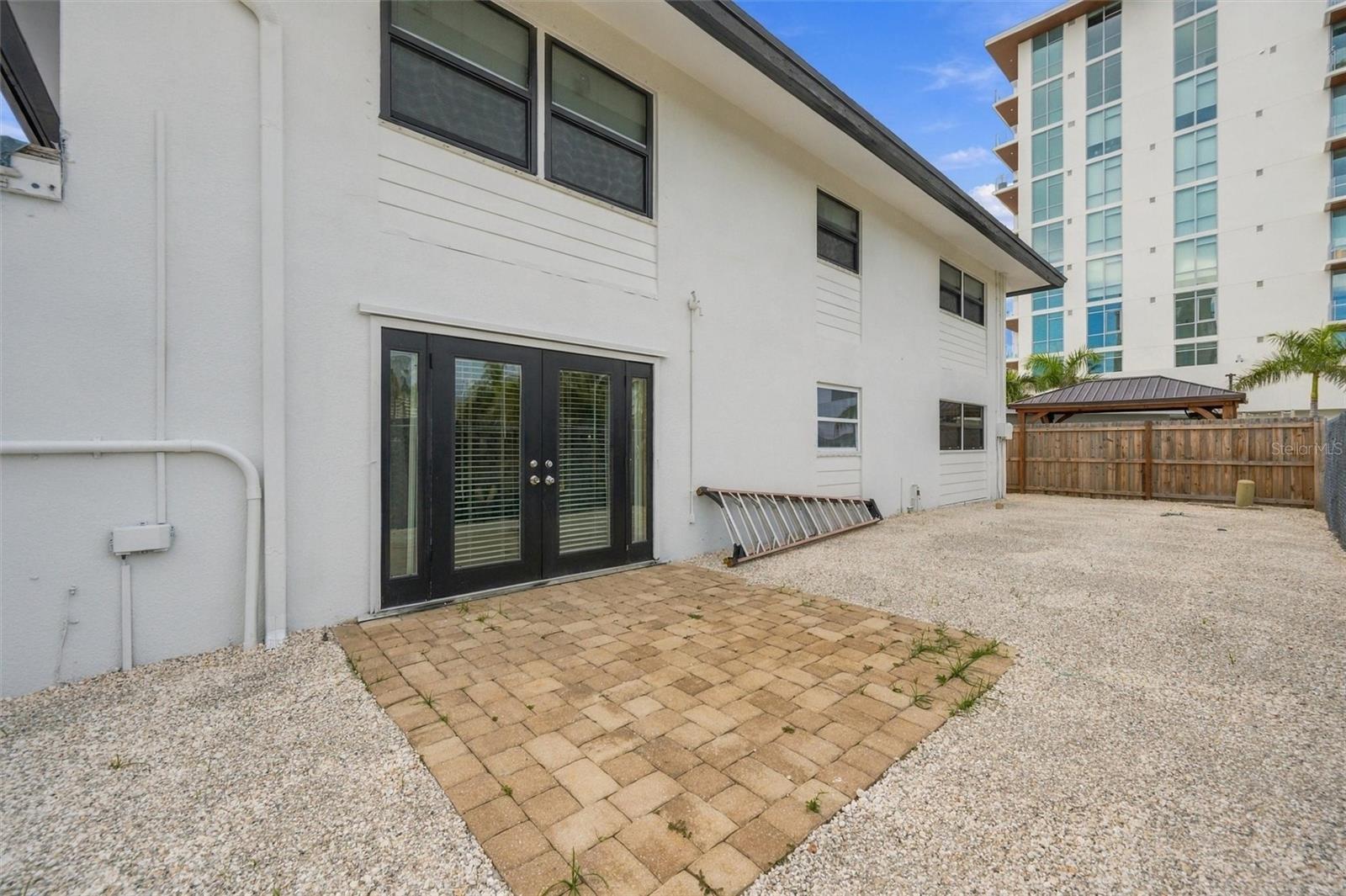 171 GOLDEN GATE PT — photo 18