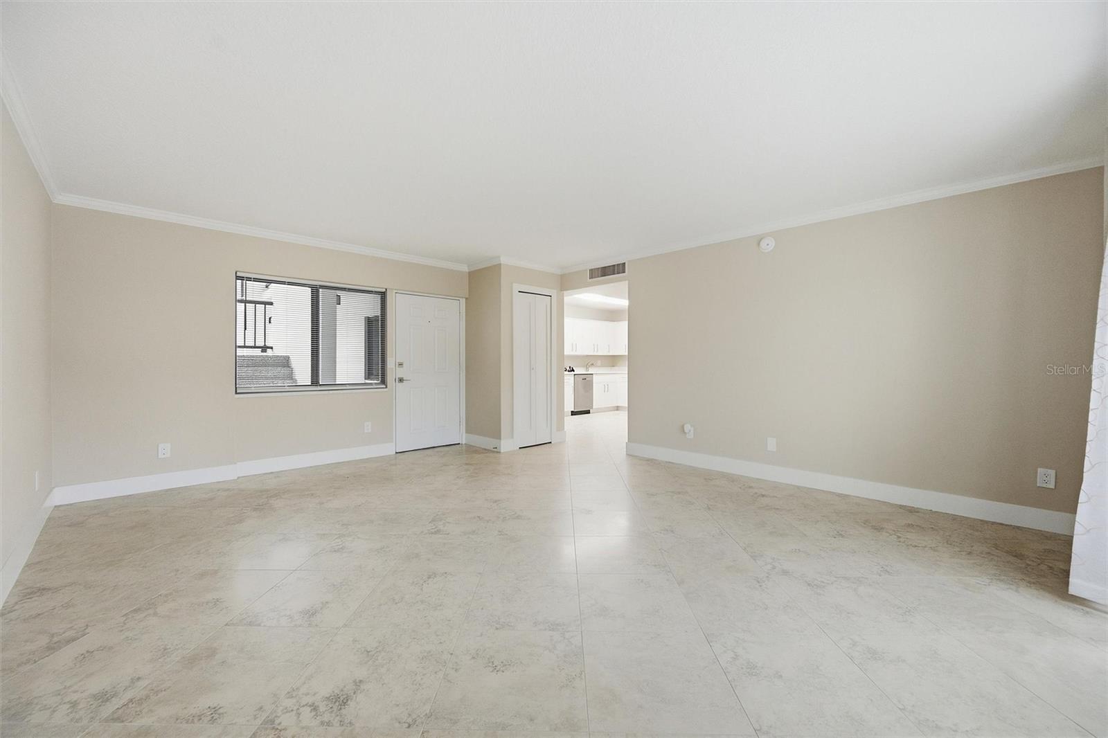 171 GOLDEN GATE PT — photo 10