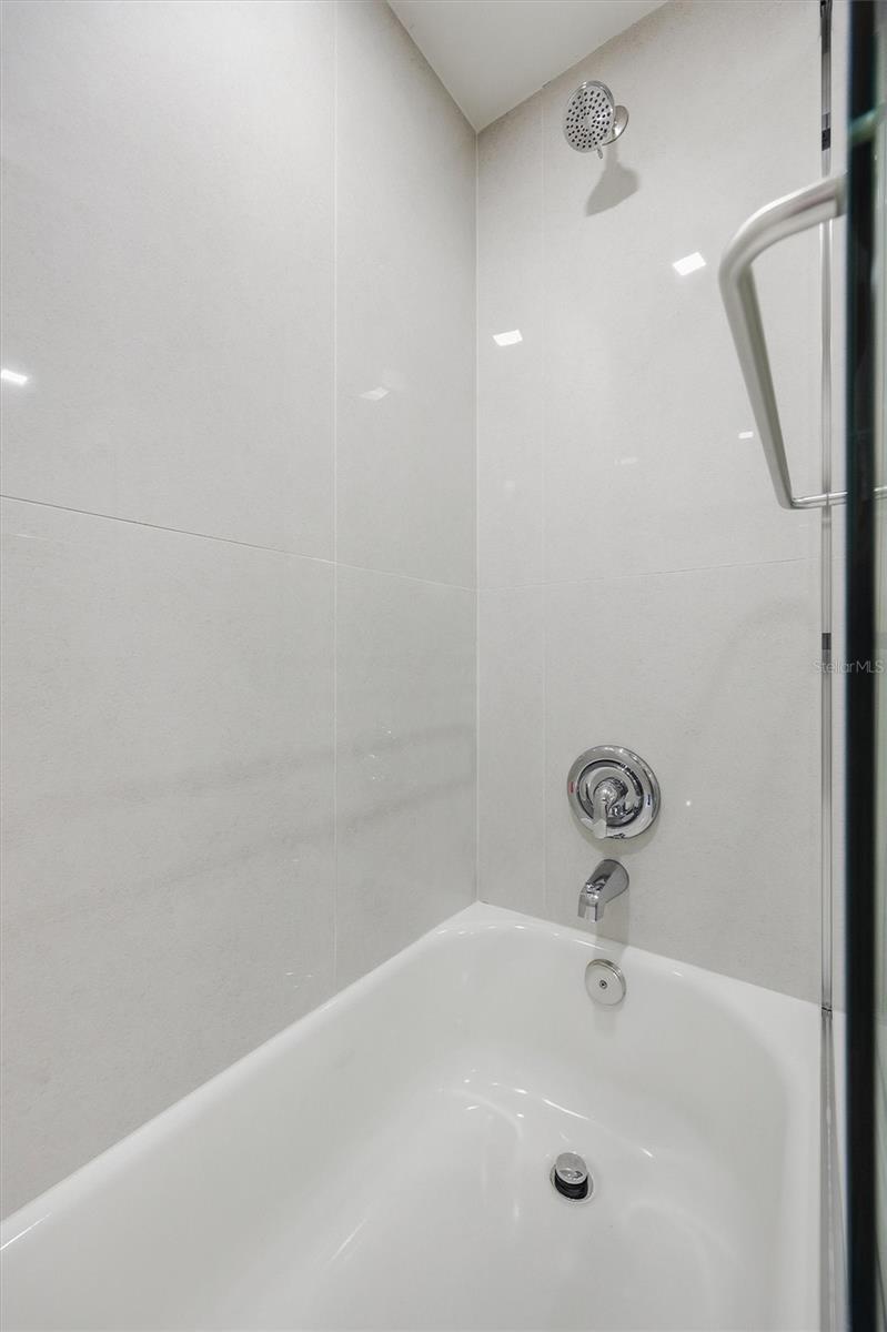 171 GOLDEN GATE PT — photo 24