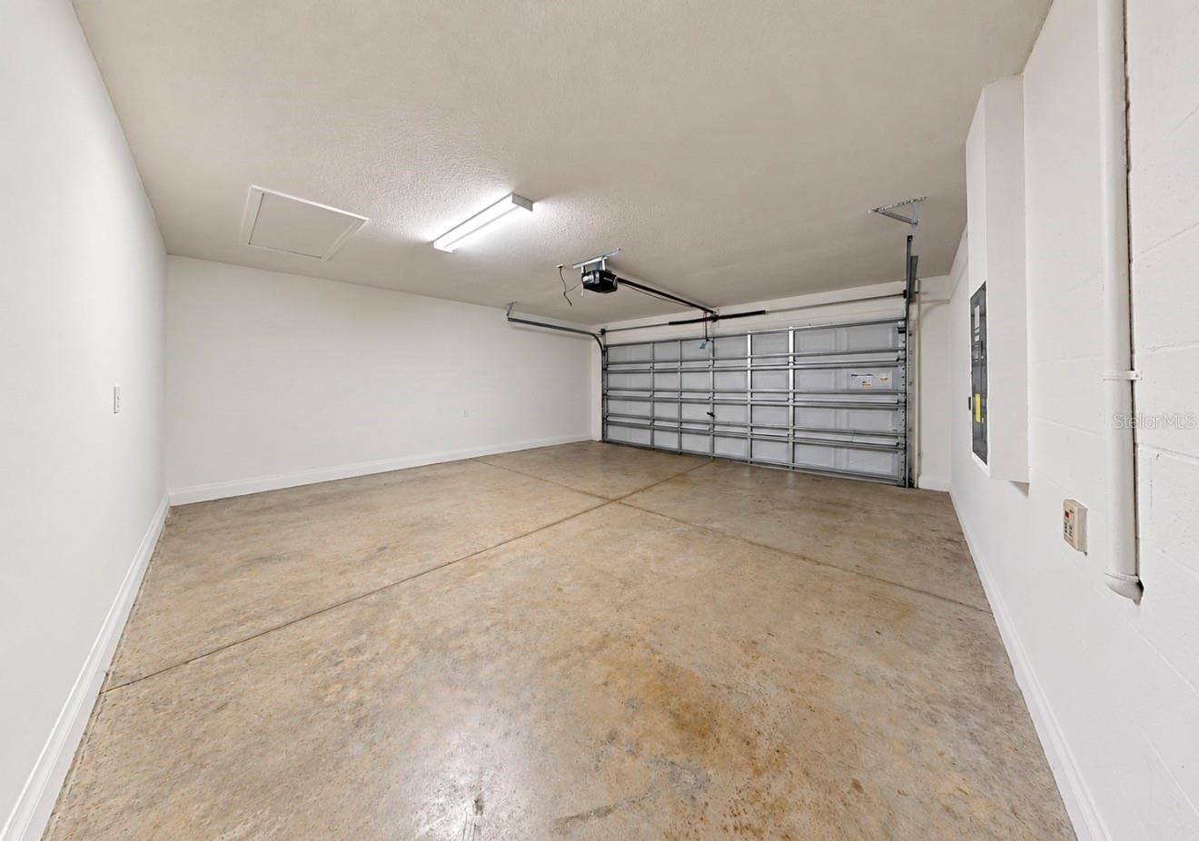 5005 WHITE CHICORY DR — photo 32