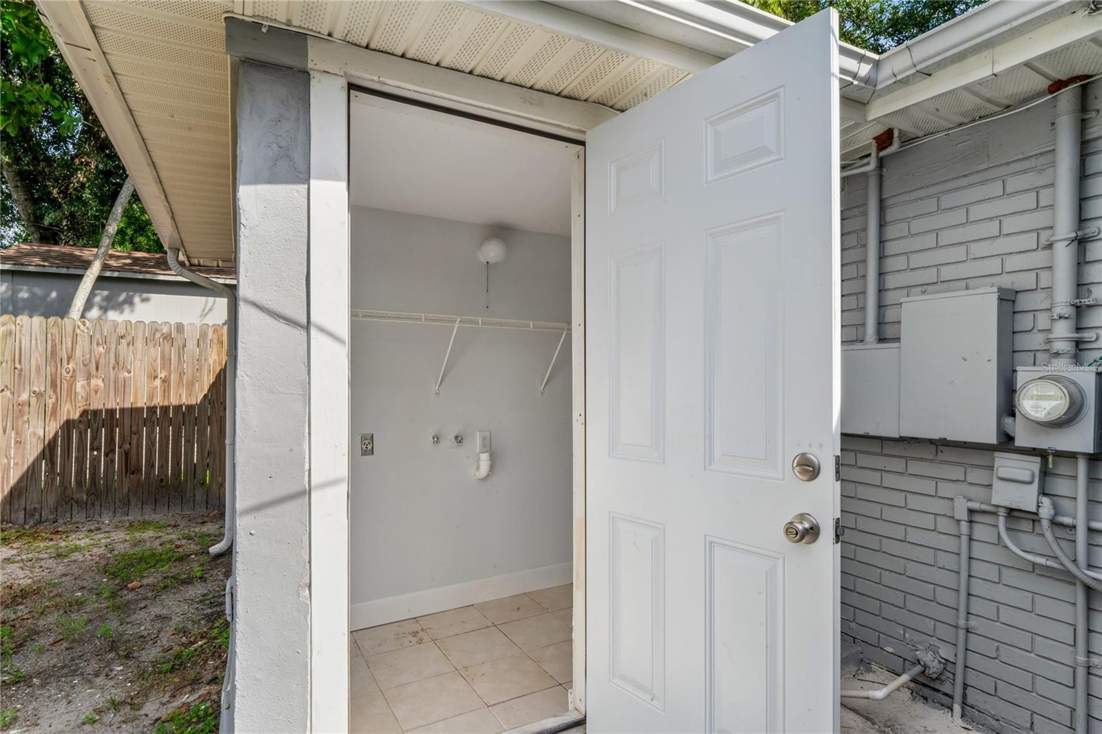 6819 TUTTLE ST — photo 26