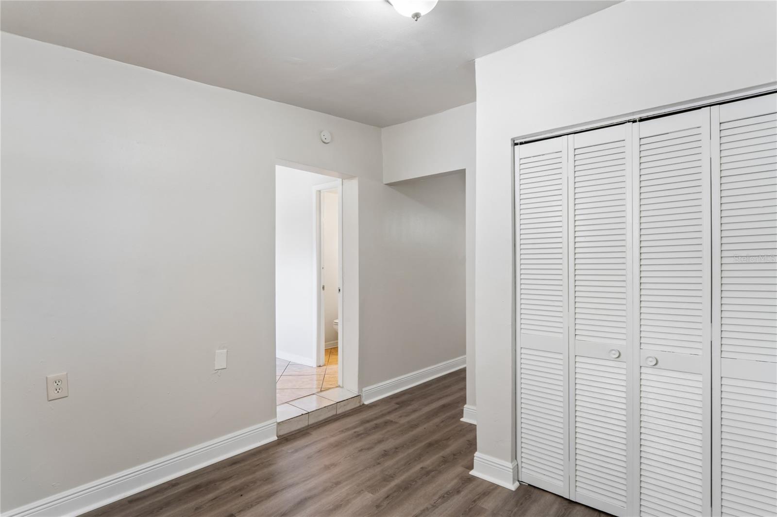 6819 TUTTLE ST — photo 22